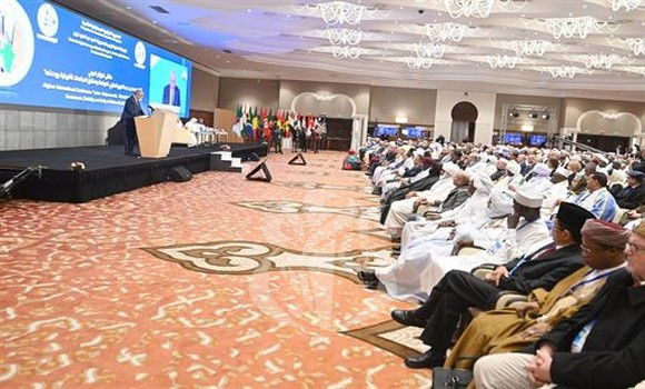 Le Président Tebboune approuve la création d’un centre de recherches du nom de l’Imam Al-Maghili et l’adoption d’une Semaine culturelle africaine à Adrar