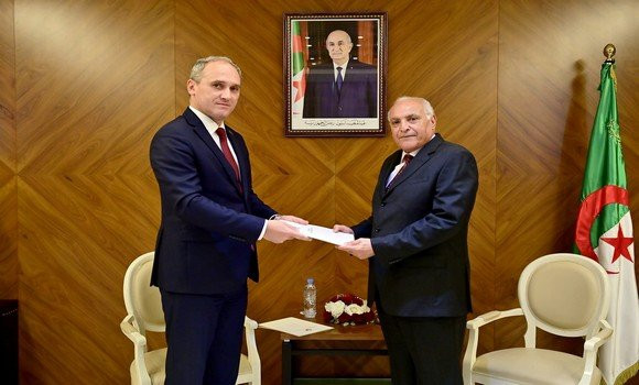 Attaf reçoit les copies des lettres de créance des nouveaux ambassadeurs de Biélorussie et Kazakhstan