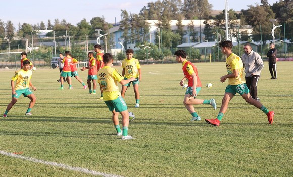 CAN U17- 2023: la sélection algérienne effectue son ultime séance d’entrainement avec un moral élevé