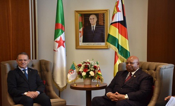 السيد هني يتباحث مع رئيس المجلس الوطني لزيمبابوي سبل تعزيز التعاون الثنائي
