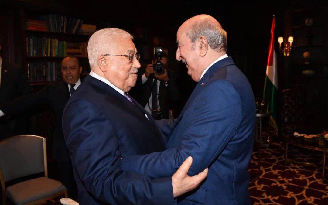 الرئيس الفلسطيني يشيد بموقف الجزائر “التاريخي الداعم” للقضية الفلسطينية