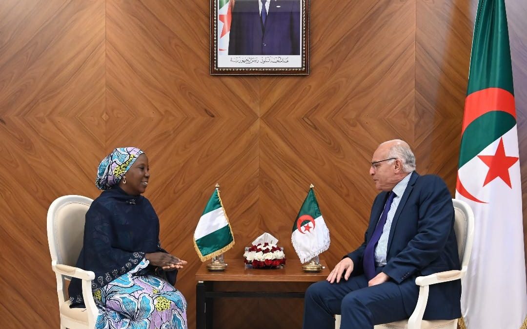 عطاف يستقبل سفيرة جمهورية نيجيريا الفيدرالية بالجزائر