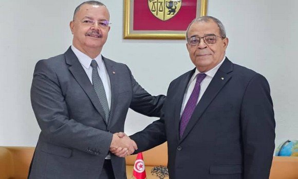 صناعة الأدوية: السيد عون يبحث بتونس مع وزير الصحة التونسي سبل تعزيز التعاون الثنائي
