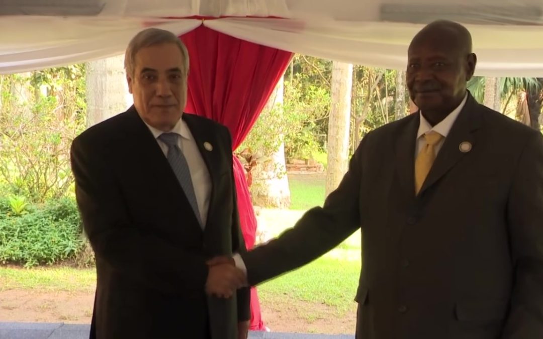الوزير الأول يستقبل بكمبالا من قبل الرئيس الأوغندي