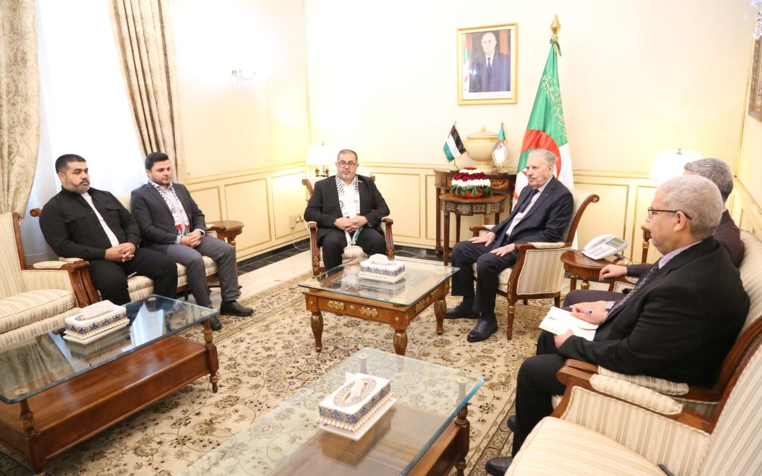 قوجيل يستقبل عضو المكتب السياسي لحركة “حماس” ورئيس دائرتها السياسية في غزة