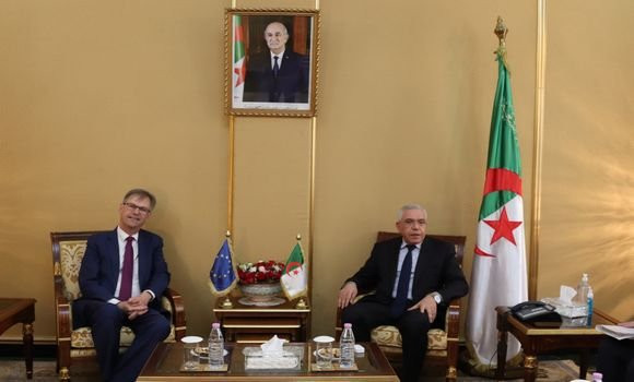 Le ministre de la Justice reçoit le chef de la Délégation de l’UE en Algérie