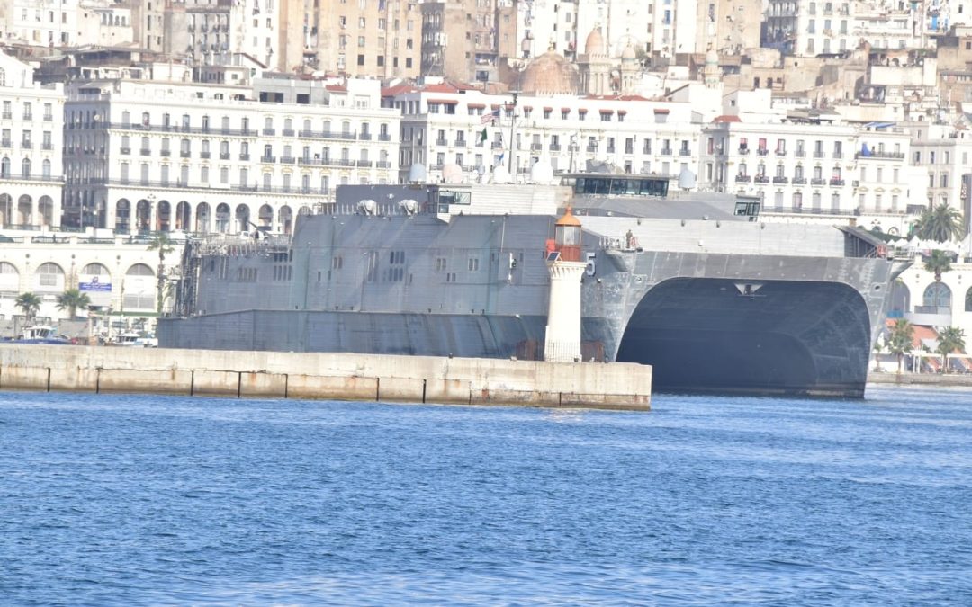 توقف سفينة النقل السريع للأفراد ” USNS TRENTON” التابعة للبحرية الأمريكية بميناء الجزائر