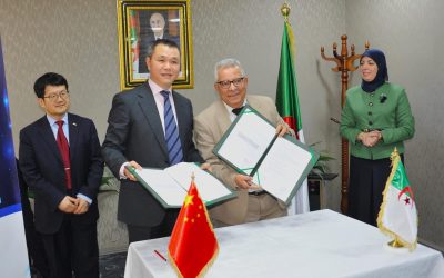 التوقيع على الصفقة المتعلقة بمشروع انجاز المركز الوطني الجزائري للخدمات الرقمية