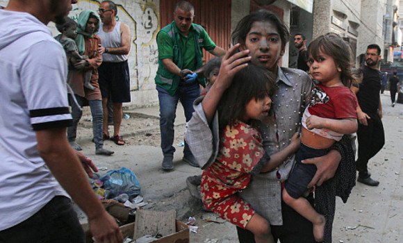الإحصاء الفلسطيني: استشهاد أربعة أطفال كل ساعة في قطاع غزة