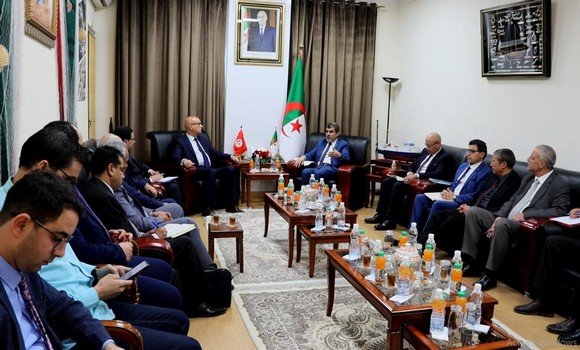 الجزائر/تونس: الاتفاق على تنظيم يوم إعلامي حول الصيد البحري لفائدة المستثمرين من البلدين