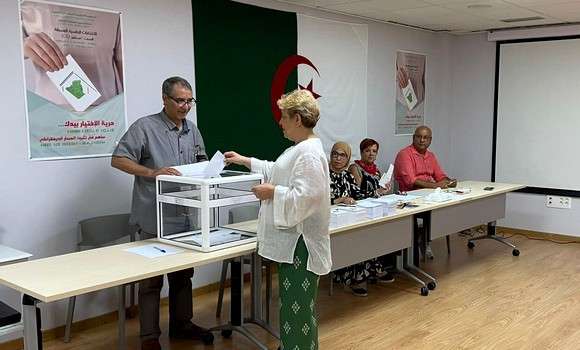 Présidentielle: début du vote, lundi, de la communauté nationale à l’étranger